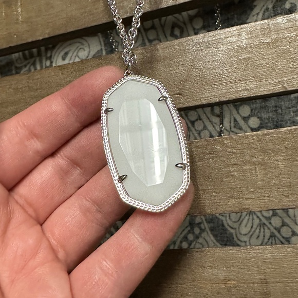 Kendra Scott euc Rae white faceted gemstone long silver chain pendant necklace - Picture 2 of 5